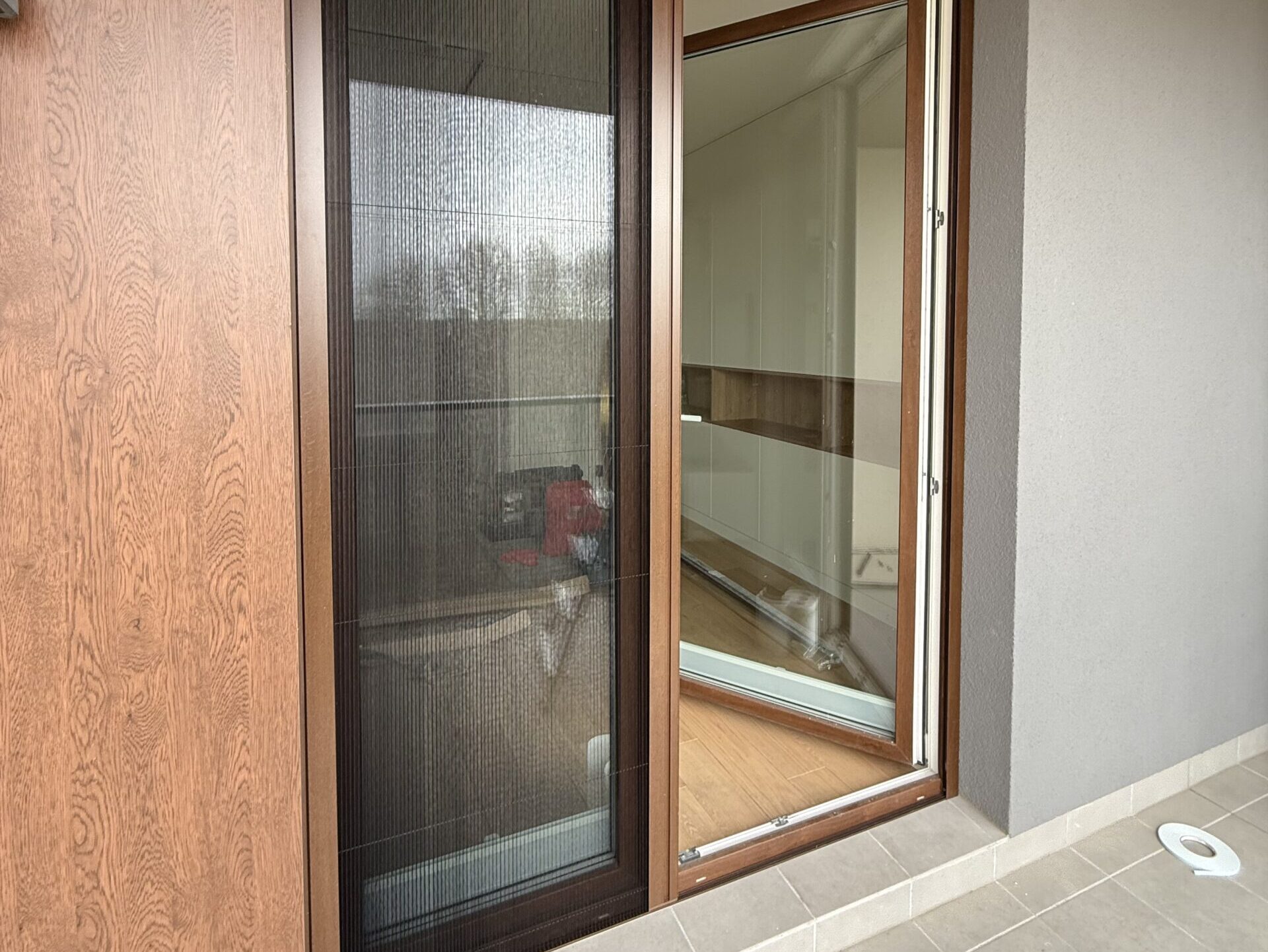 Moskitiery drzwiowe – ochrona i komfort na co dzień